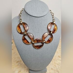 Lucite Tortoise Disc Cut Out Choker ⭐️⭐️ Gold Toned Bib Statement Necklace